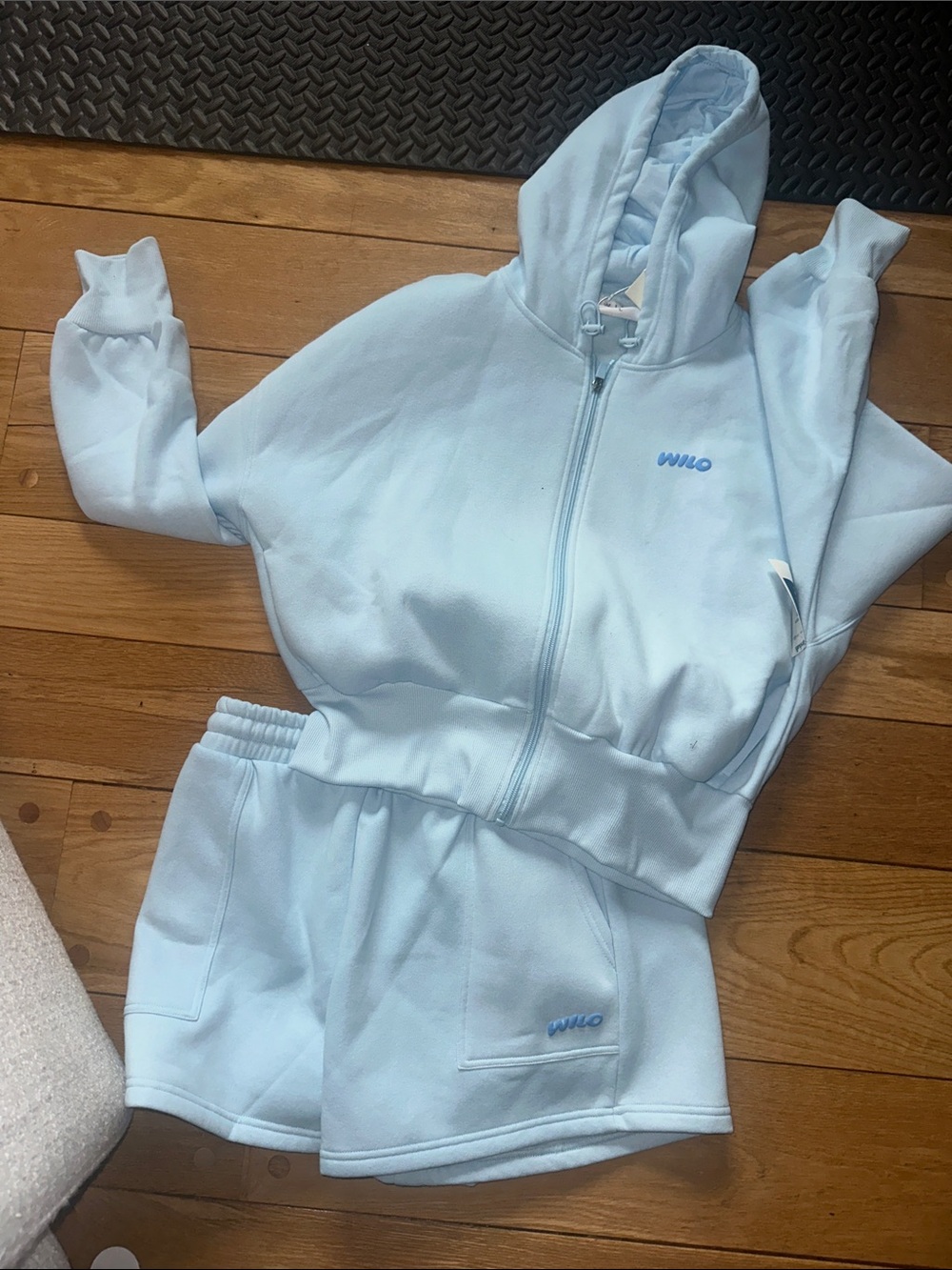 NWT WILO THE LABEL SWEAT SET